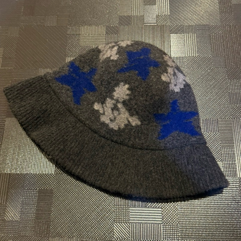 VIVIENNE WESTWOOD KNIT BUCKET HAT