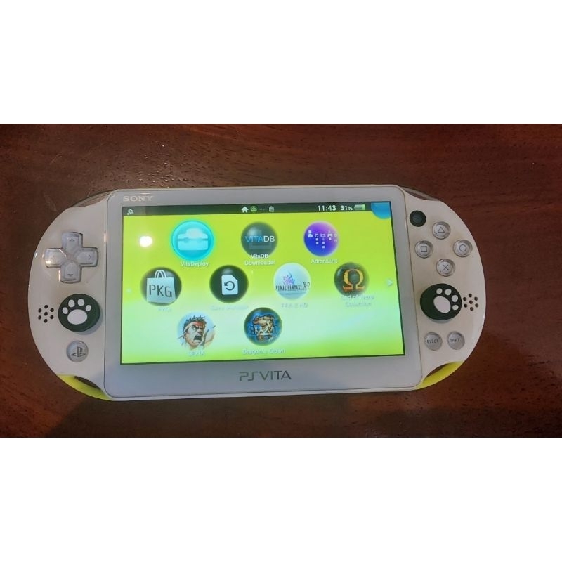 PSVita 2000 สีขาว เขียวมะนาว มือสอง แปลงแล้วพร้อมเล่น