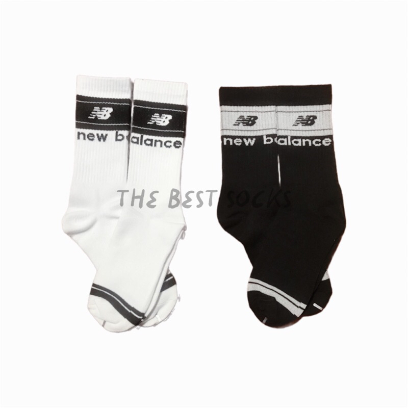ถุงเท้าสตรีท New balance แถบใหญ่ สีพื้น ขาว - ดำ FREE SIZE