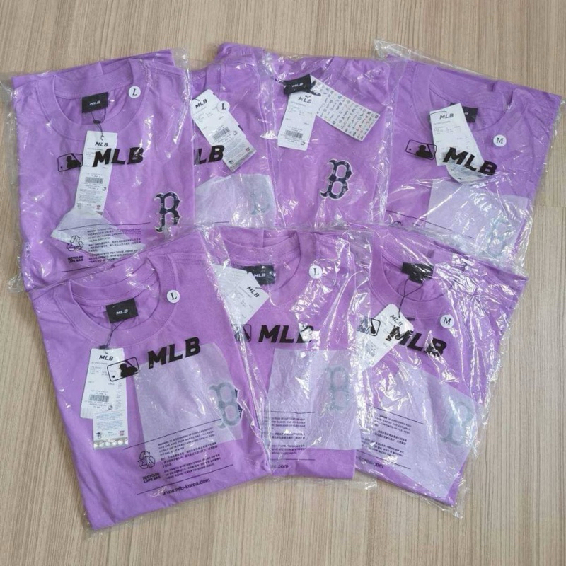 พร้อมส่ง [ใช้โค้ด30%ลด฿1,000] ของแท้ MLB Classic Monogram Back Logo T-Shirt เสื้อยืดสีม่วง logo B Boston
