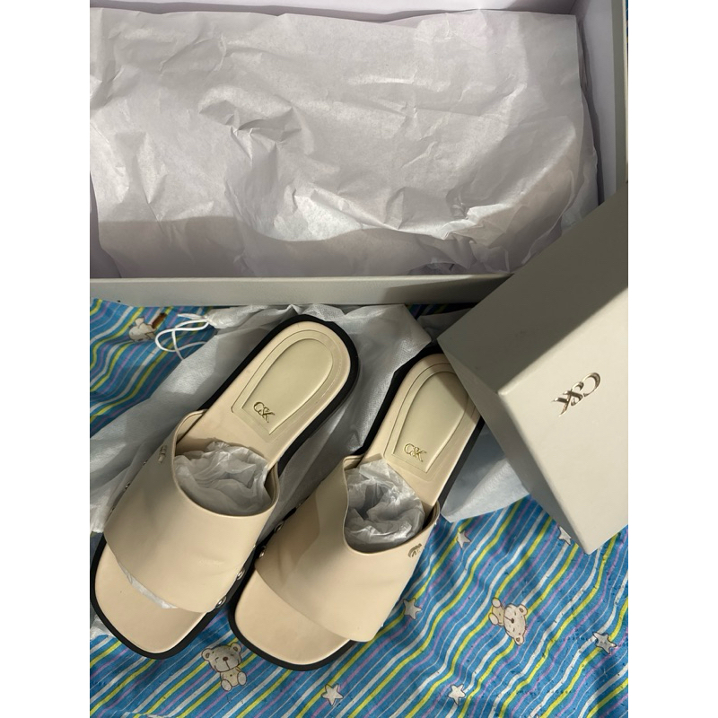 รองเท้า สตรี Charles & Keith