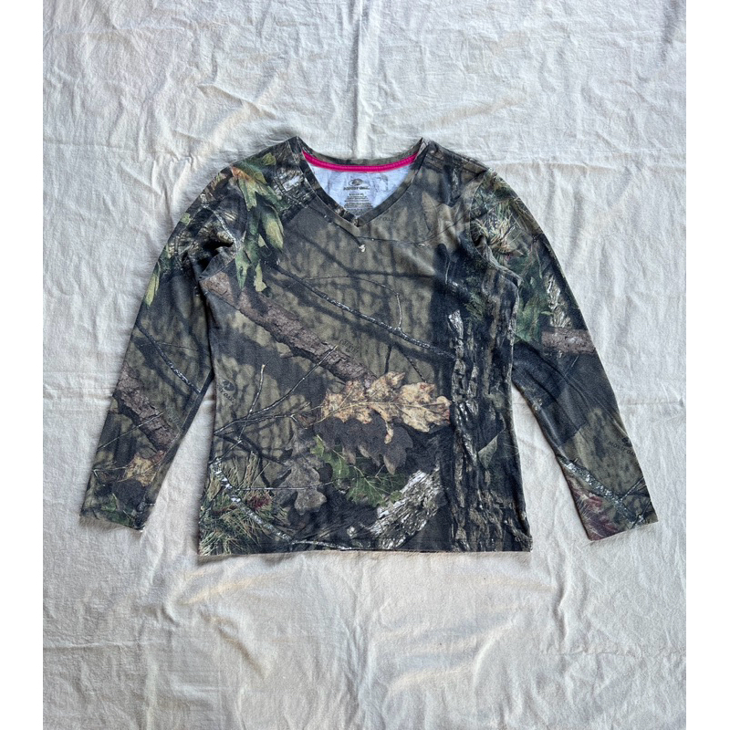 เสื้อแขนยาวลายใบไม้ Realtree แบรนด์ Mossy OAK คอวี ลายสวยลายนิยม