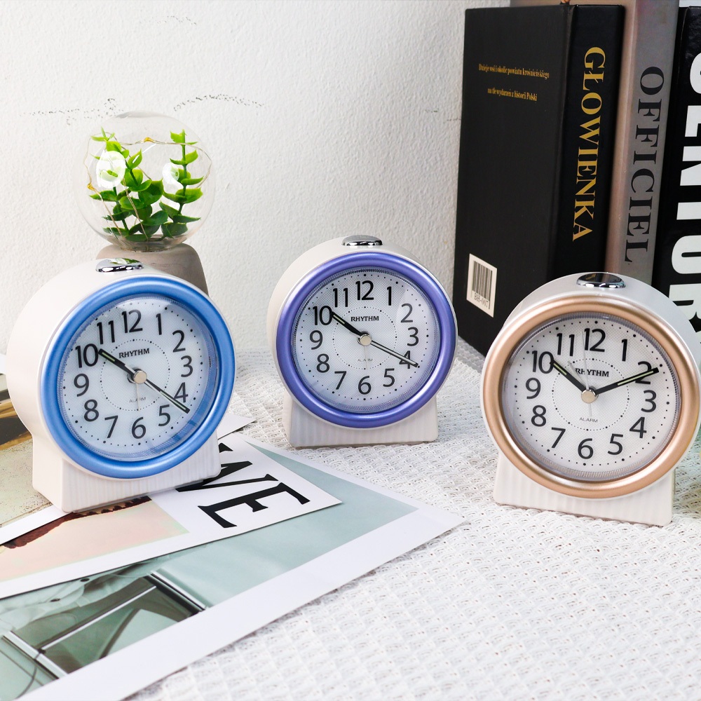 RHYTHM  นาฬิกาปลุก แบบตั้งโต๊ะ ทรงกลม  ตั้งปลุก 4 ระดับ เดินเงียบพิเศษ ไฟ LED 10.0 CM CRE317NR