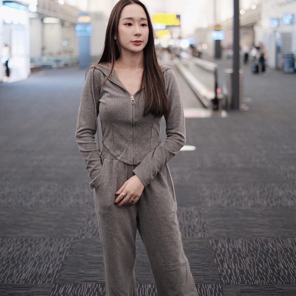 Mogwany พร้อมส่ง Airport Set (เสื้อ+กางเกง)  ชุดเซท 2 ชิ้น 2 สี เทา,ดำ ใส่ไปเที่ยว,ขึ้นเครื่อง เก็บโค้ดหน้ากิจกรรม