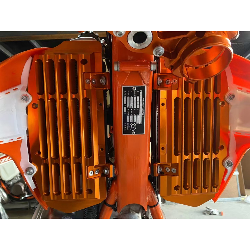 ฝาครอบ17-24 KTM  Husqvarna Exc EXC-F SX 150 250 300 350 450 การ์ดหม้อน้ำ T6Aluminum CNC6061