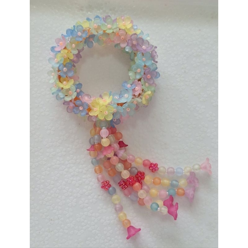 พวงมาลัยดอกไม้ลูกปัด กลีบดอก ใช้ทำพวงกุญแจ หรือ  ถวายเป็นเครื่องสักการะบูชา ไร้หมุดแค่ล้างน้ำก็อยู่ได้หลายปีไม่ดำ