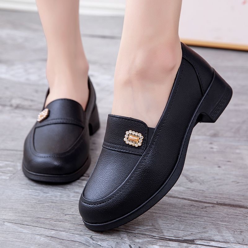 รองเท้าคัชชูหนังนิ่มหัวมน ส้นตึก สูง3-5 cm  2507