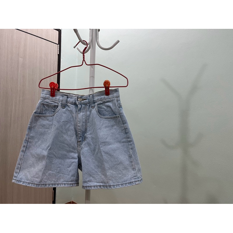 กางเกงยีนส์ขาสั้น begin1990