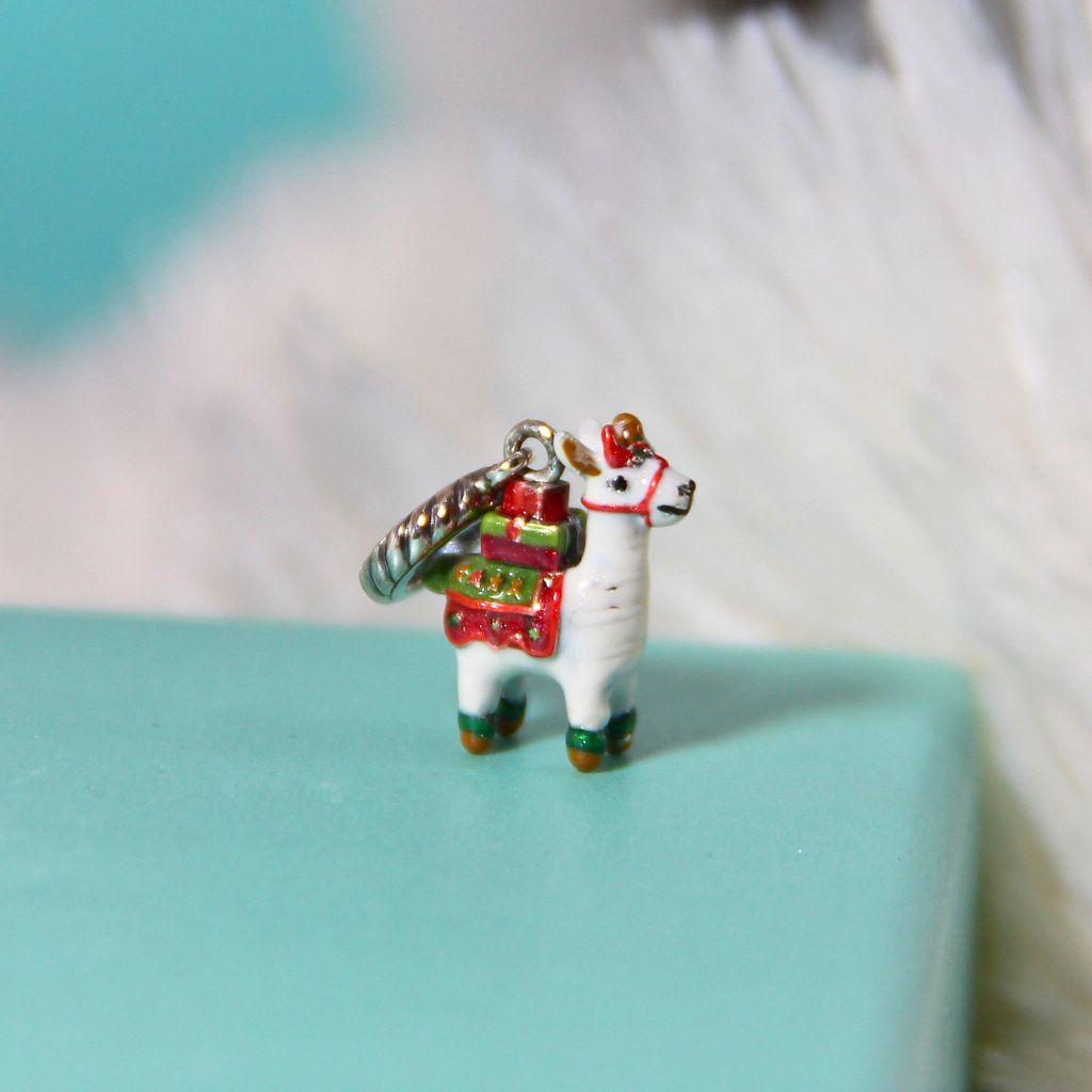 The Christmas Llama บีทเงินเเท้ จี้เงินเเท้รูปลามะคริสมาส เงินเเท้925 ใส่กับสร้อยคอได้