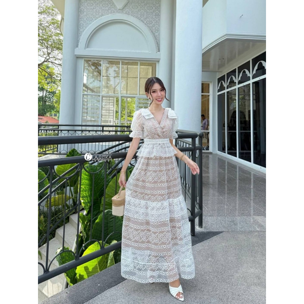 Classy And Fabulous​(คลาสซี่แอนด์เฟบูลัส) Set เสื้อลูกไม้ +กระโปรงยาวลูกไม้