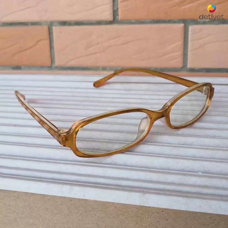 COD🌷แว่นกรองแสงกรอบวงรีY2Kวินเทจแฟชั่นสไตล์ญี่ปุ่นหวานป้องกันแสงสีฟ้าแว่นตาผู้ชายและผู้หญิง-detlyet