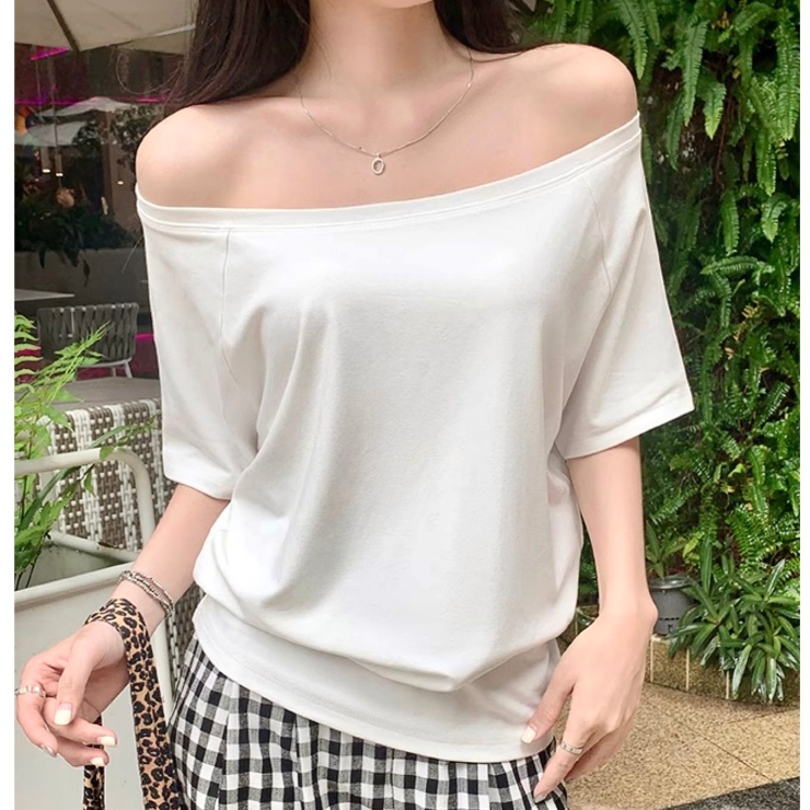 เสื้อยืดเเขนสั้น เสื้อยืดเปิดไหล่ ทรงหลวม ใส่ทำงานได้ ใส่เเบบเปิดไหล่ได้ สีพื้น #020272