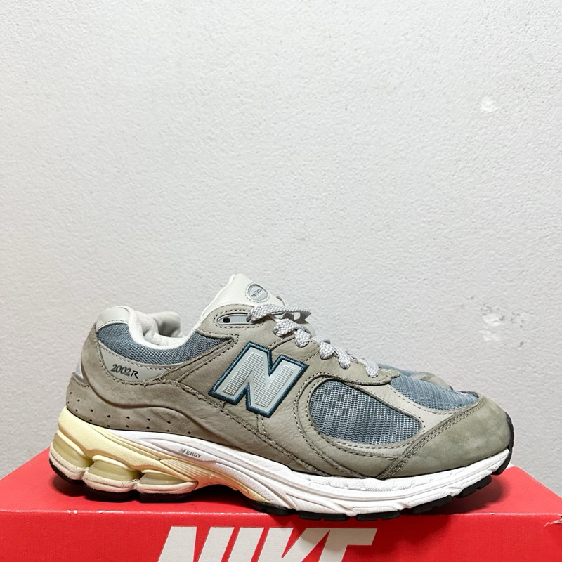 NEW BALANCE 2002R 40/25 มือสอง