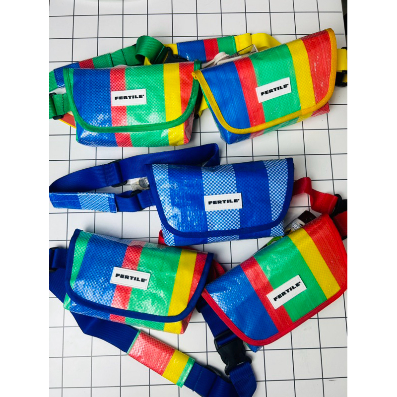 กระเป๋าคาดอกลายสายรุ้ง ขนาด6x9นิ้ว (037สายรุ้ง)