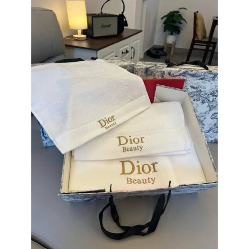 VIP gift Dior เซตผ้าขนหนูดิออร์สุดหรู แท้ 💯 สีขาว