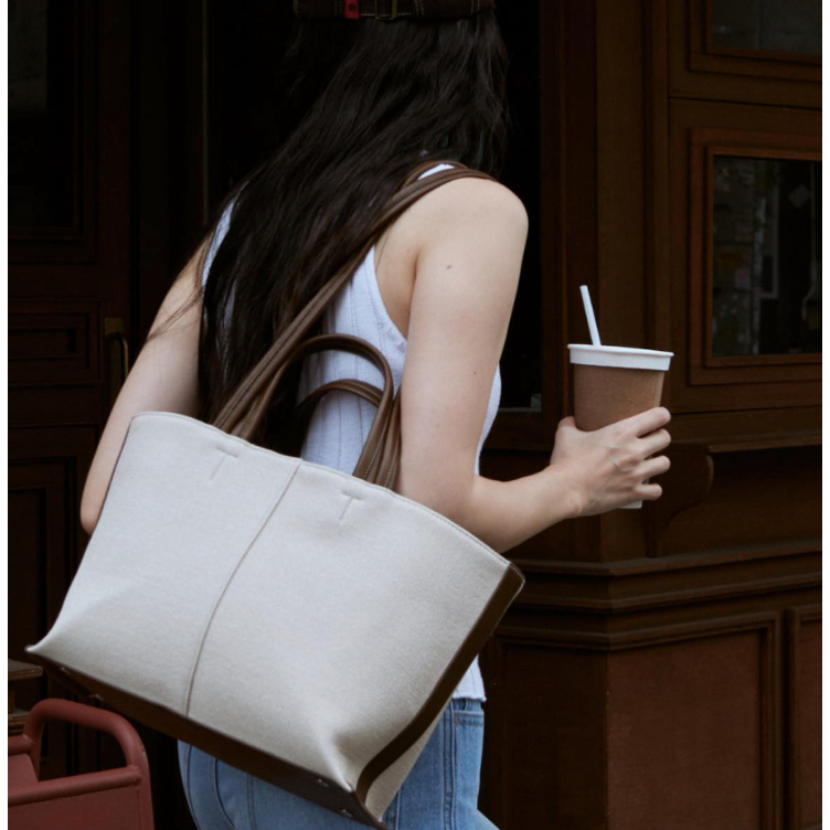 ส่งต่อ กระเป๋าสะพายข้างแบรนด์ไอจี knackbag