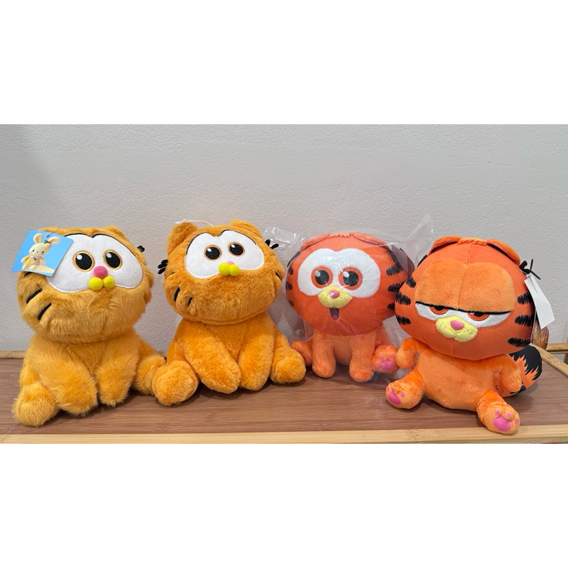 ตุ๊กตาตู้คีบ แมว Garfield คละแบบ with/without ลิขสิทธิ์
