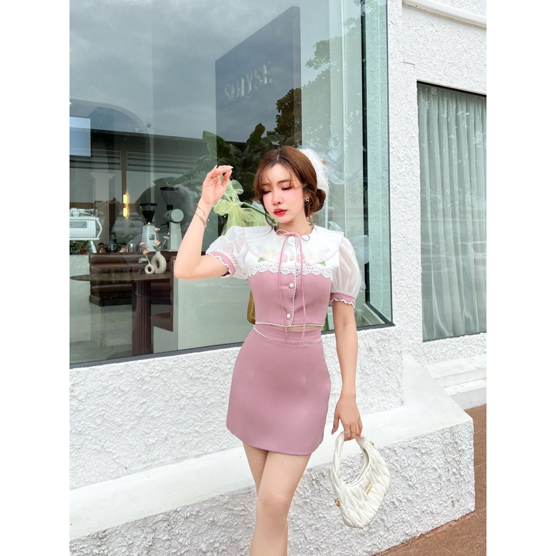 [NITTAYA] D2484 ชุดเซตเสื้อคอพลีทสายผูกโบว์แขนตุ๊กตาปักแต่งดอกไม้กระดุมไข่มุกกระโปรงทรงเอใส่เที่ยว ออกงาน คาเฟ่ ดินเนอร์