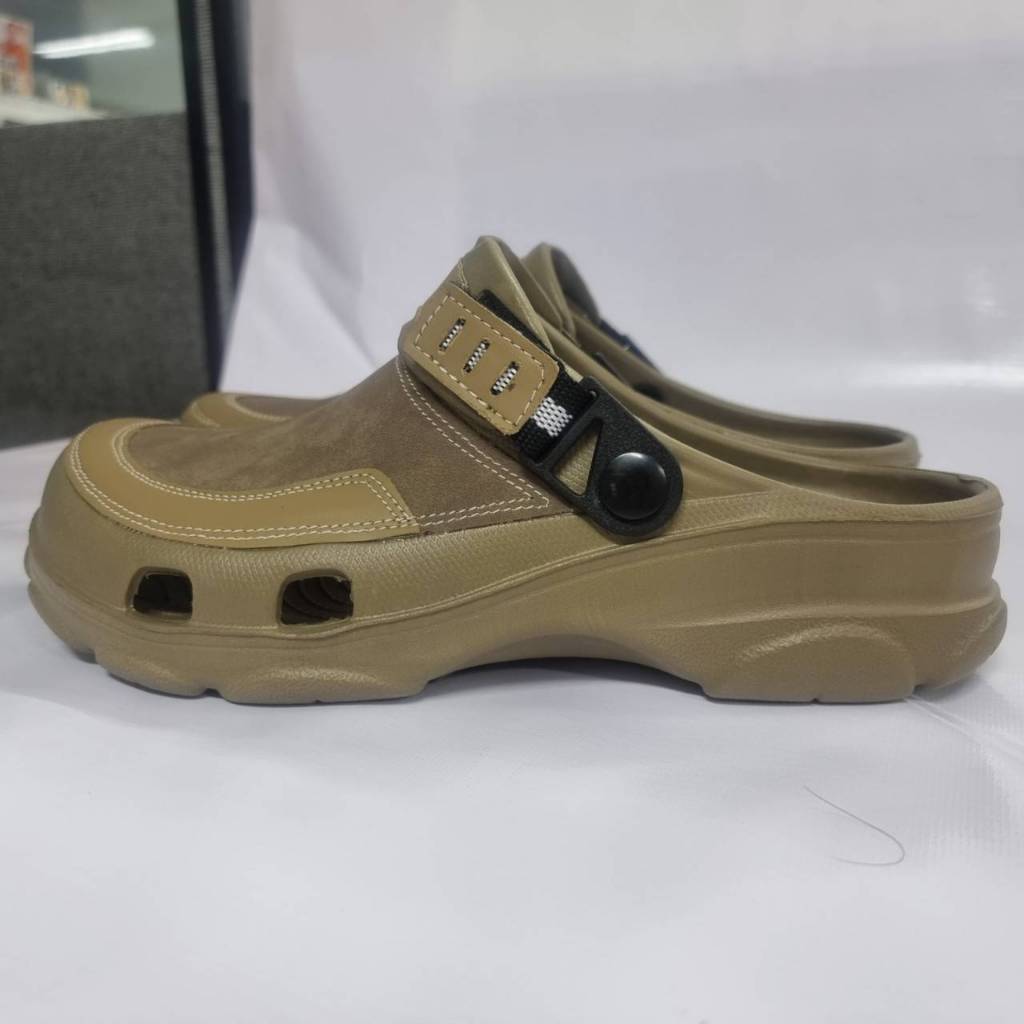 CLICKS รองเท้าแตะรัดส้นผู้ชาย รุ่น CN-733