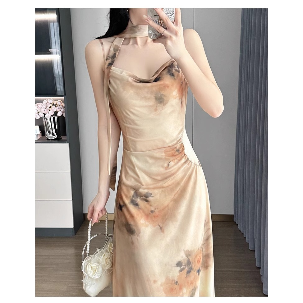 sexy beach dress เดรสลายดอกไม้ เสื้อผ้าแฟชั่นผู้หญิง กระโปรงทรงเอยาว เดรสคล้องคอ