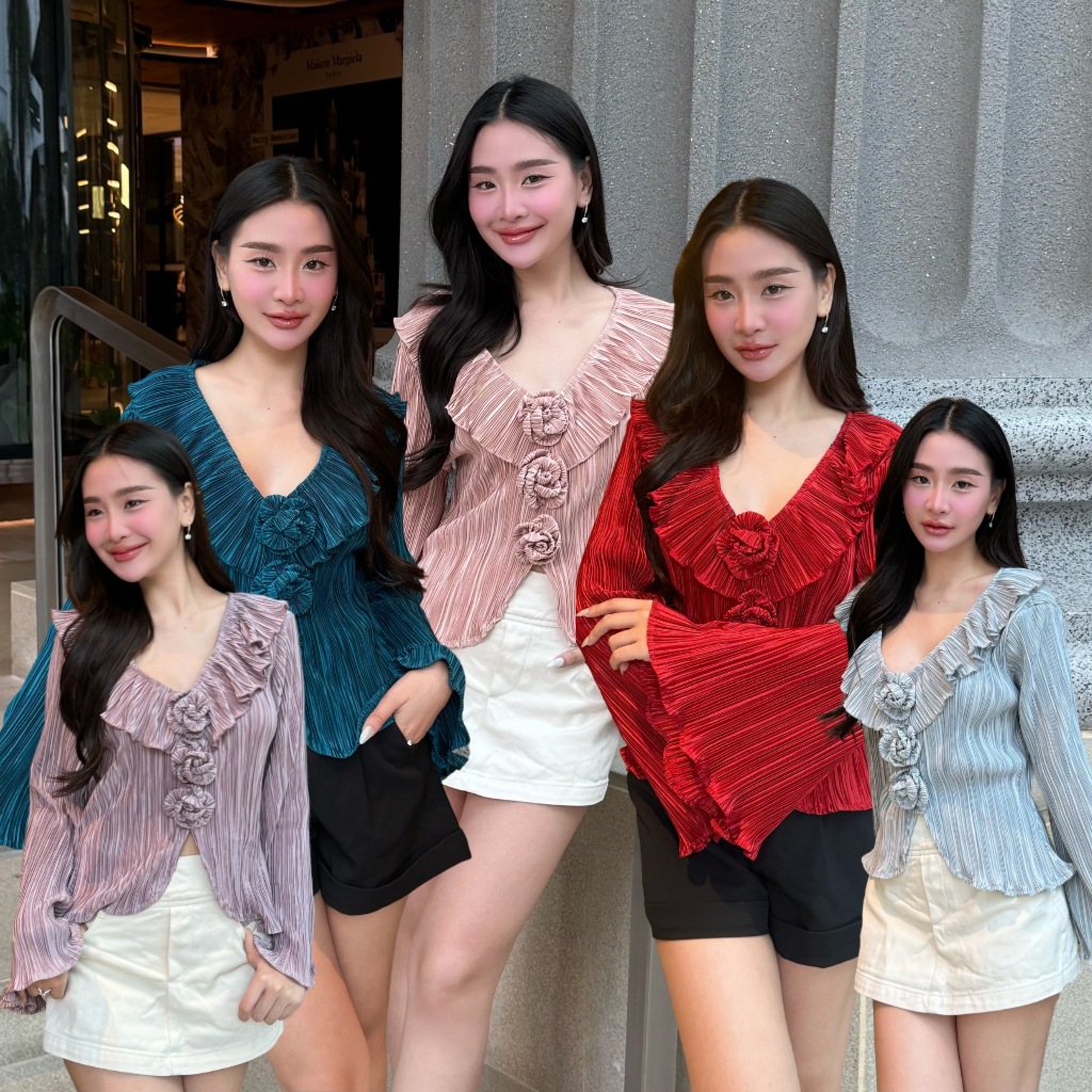 NOOZZSHOP 4411309 เสื้อเดรสผ้าพลีทดีเทลดอกไม้3D เสื้อทรงฟรีไซส์