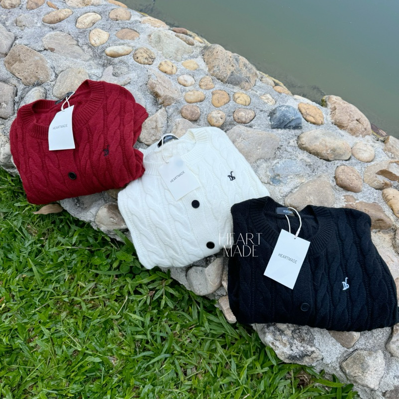 (C39) HEARTMADE——munich cardigan(เสื้อไหมพรมถักลายกระดุมหน้ายาว)