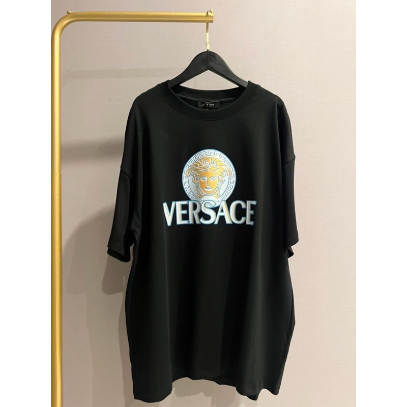 เสื้อยืดแขนสั้น เวอซาเช่ t-shirt