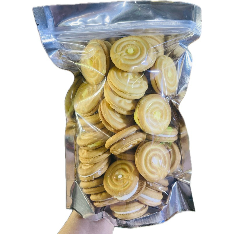 คุกกี้ครีมทุเรียน 200 กรัมกับคุกกี้ครีมขาว 200 กรัมราคา 65 บาท น้ำหนักรวม 400 กรัม