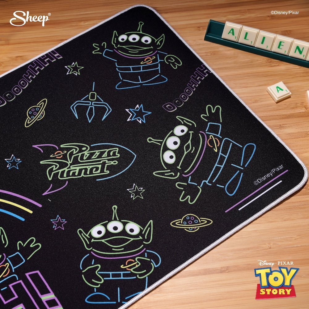 [Mouse Pad Aliens] Aliens Collection Mouse Pad แผ่นรองเมาส์เอเลี่ยน ลิขสิทธ์Disney Pixar แผ่นรองเมาส์ขนาดใหญ่วางเต็มโต๊ะ