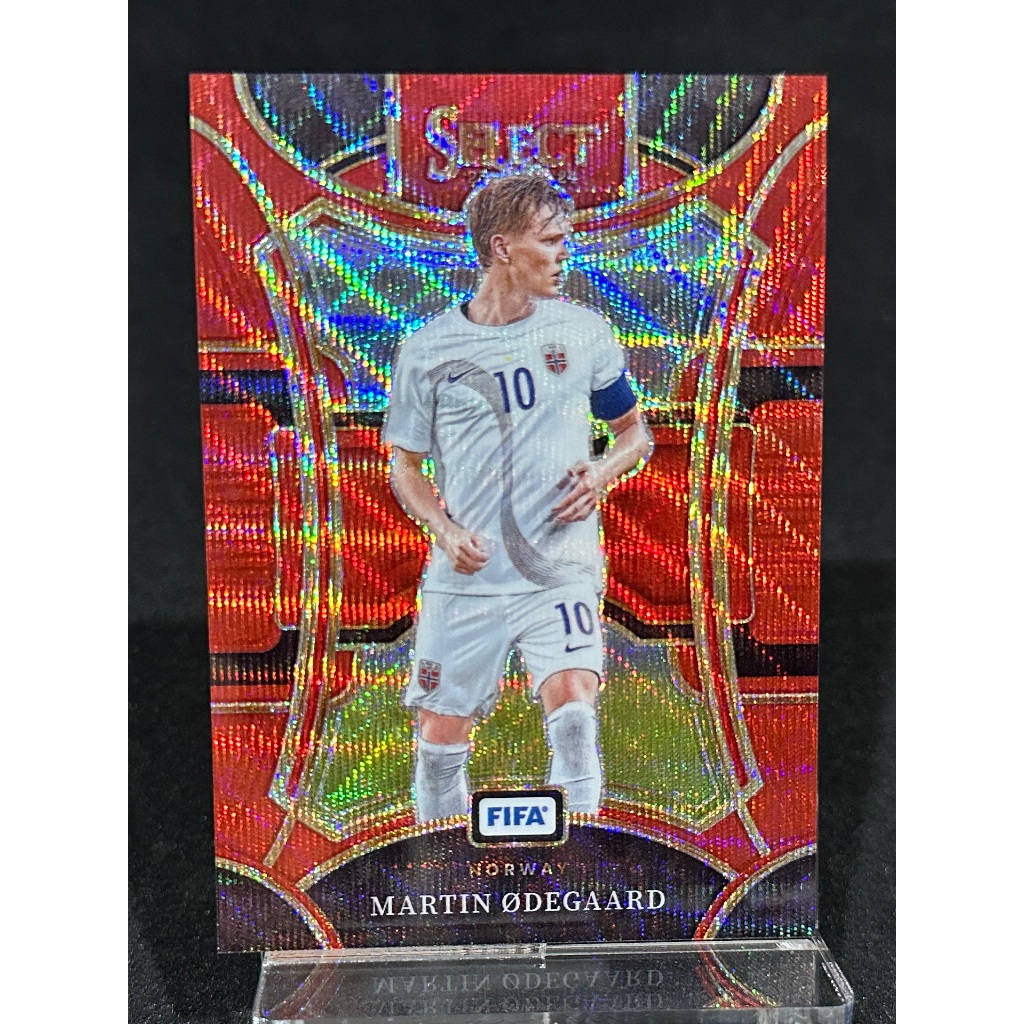 RUN /149 Martin Odegaard Red Refractor #194