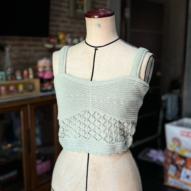 Hollister Crochet-Style Tank Top สายเดี่ยวเส้นใหญ่ผ้า โคเชสุน่ารัก