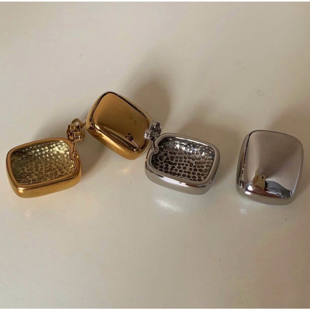 HER OBJECTIVE_HER APT EARRINGS