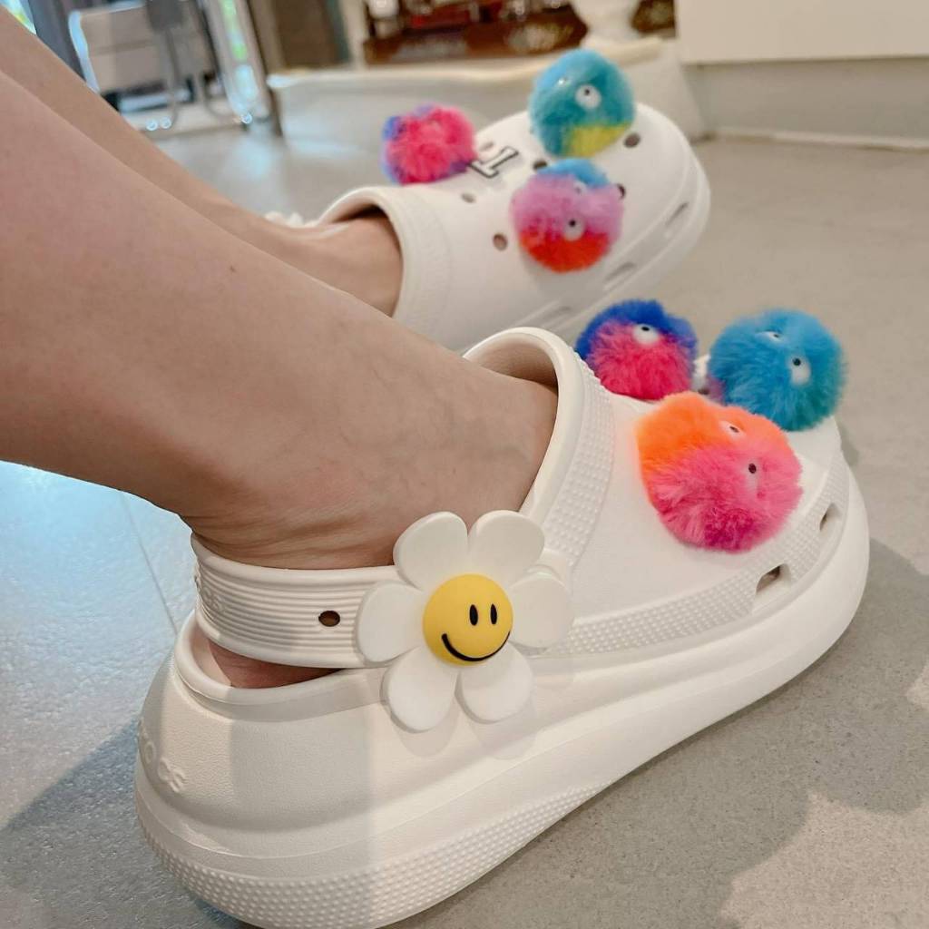 Crocs Crush Clog รองเท้าแตะห้วโตผู้หญิ่งยอดนิยมขายดีมาก น้ำหนักเบาพืนนีม พรอมส่งในไทย จัดส่ง 1-3 วันได้รับของ