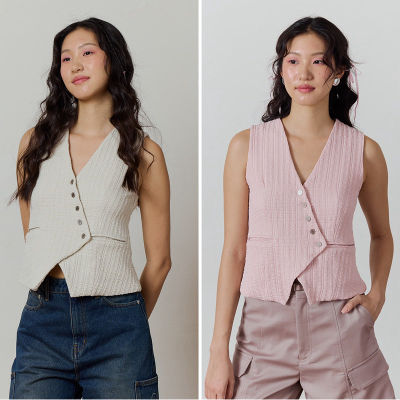 POCKETWOOD - Madeleine vest [พร้อมส่ง] เสื้อกั๊กดีเทลกระดุมเฉียง กระเป๋าเจาะด้านหน้า 2 สี