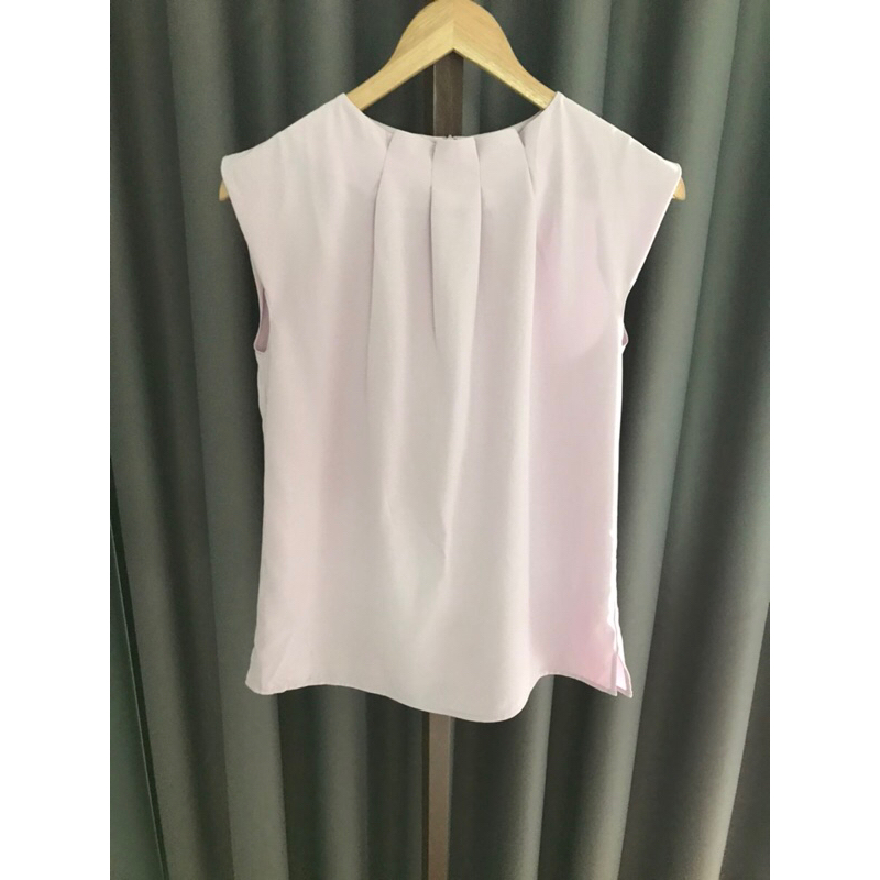 เสื้อแฟชั่น มือ2 size m 160/84A ไม่มีตำหนิค่ะ ราคา 25฿