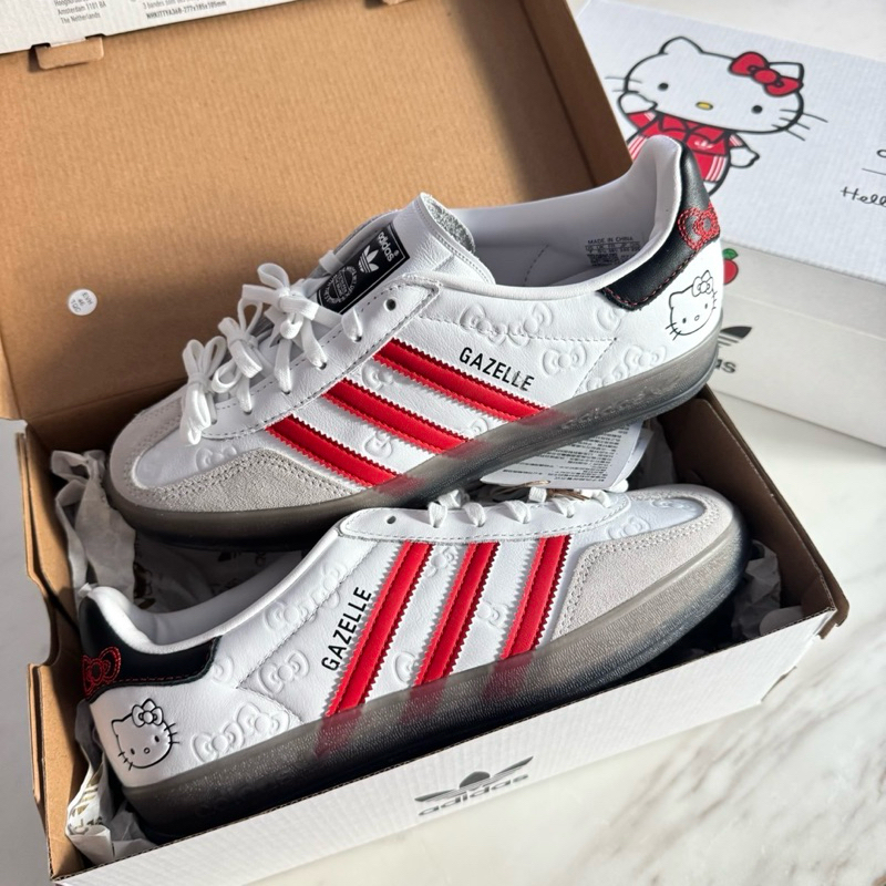 พร้อมส่ง Hello Kitty x adidas Gazelle Indoor W II0013
