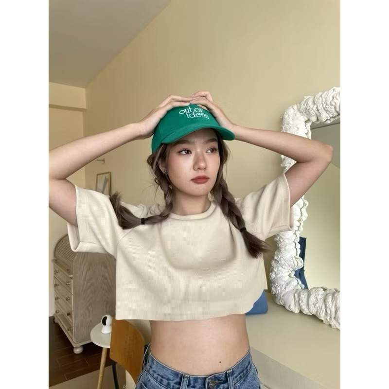 Beige Crop Top สีครีมมือสอง แบรนด์ Sleepy Murphy