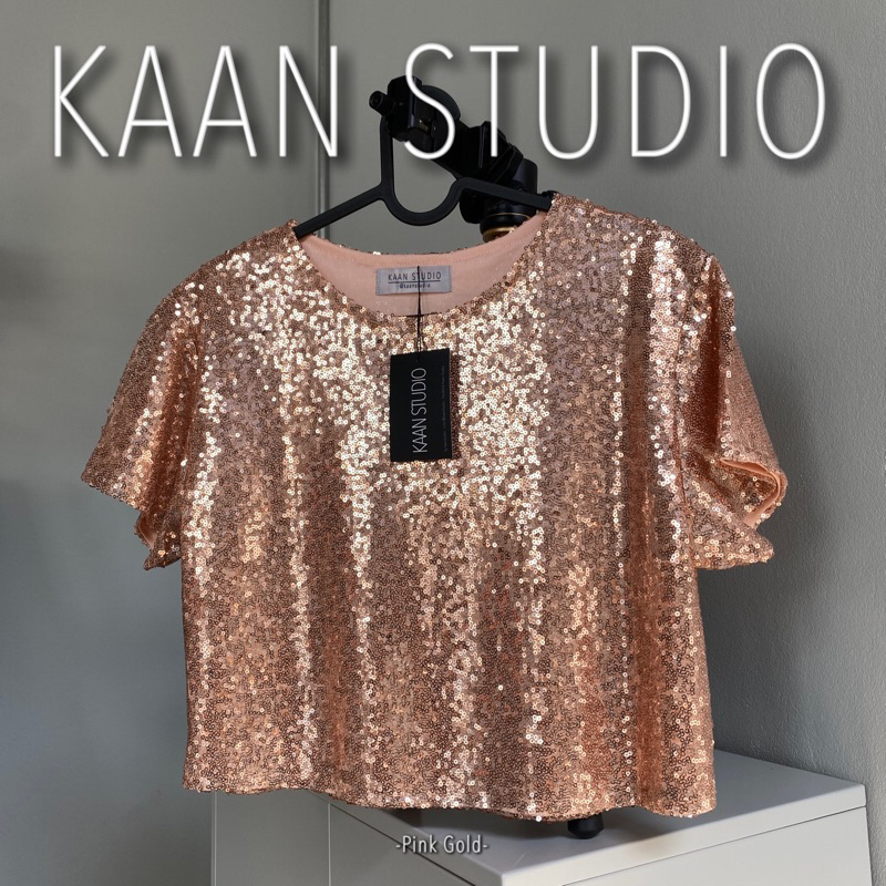 เสื้อกลิ้ตเตอร์ปักเลื่อมตัวสั้นพร้อมส่งจากไทยมีซับในไม่คัน – โปรปัง