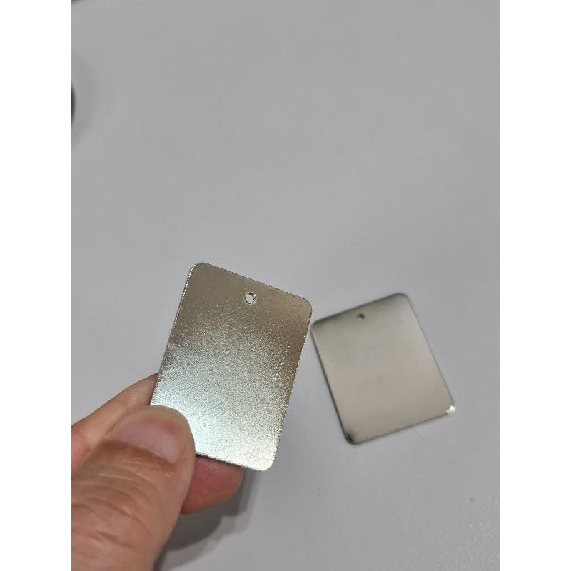 ป้ายโลหะ tag เหล็กชุบโครเมี่ยม 100 ชิ้น ขนาด 3x3.5cm หนา 1 mm สำหรับทำป้ายแกะชื่อ พวงกุญแจ แกะสลัก ของที่ระลึก
