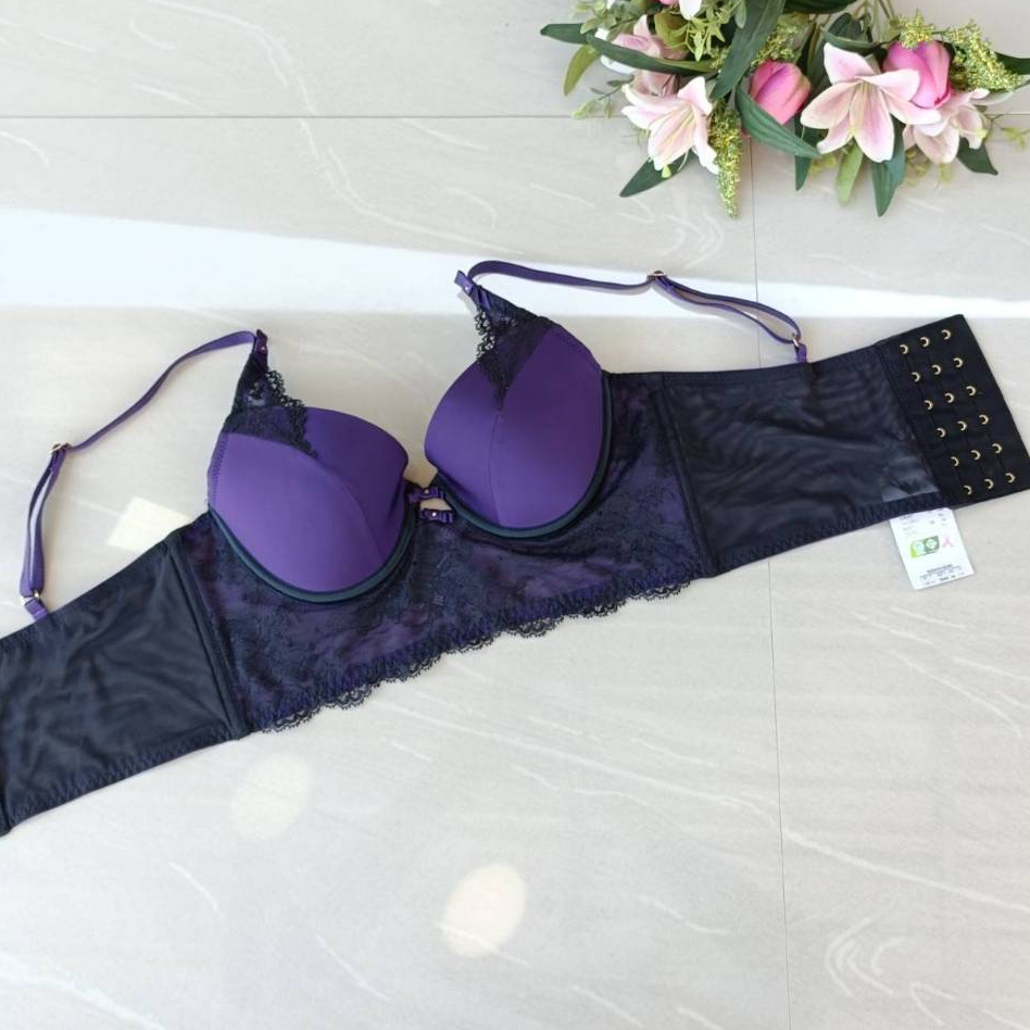 Wacoal Glam  WD5054  บราแต่งลูกไม้ ประดับเพชร