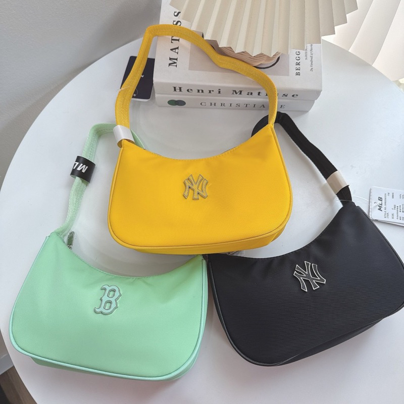 กระเป๋า NY ทรงhobo ไนล่อน น้ำหนักเบา แนวสตรีท