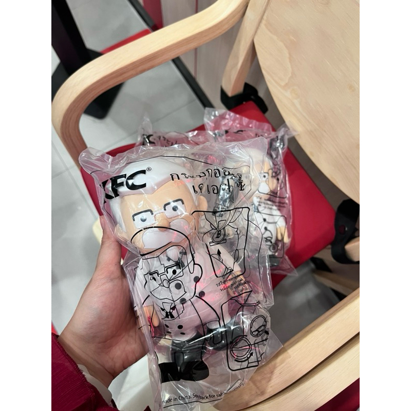 [limited ] พร้อมส่ง KFC coin bank กระปุกออมสินผู้พันไก่ #กระปุกออมสิน #หยอดเหรียญ #ผู้พัน #ไก่ทอด #เคเอฟซี