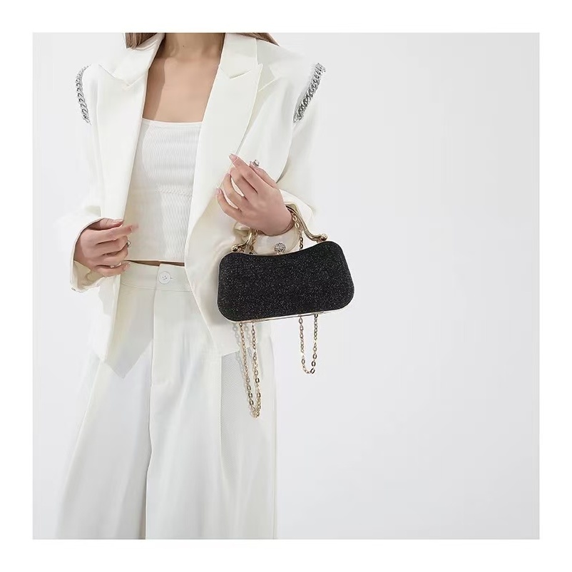 กระเป๋ามาใหม่กระเป๋าแฟชั่น เป็นงานเพชรทั้งใบ เหมาะกับการไปปาร์ตี้ หรือ งานราตรี #028