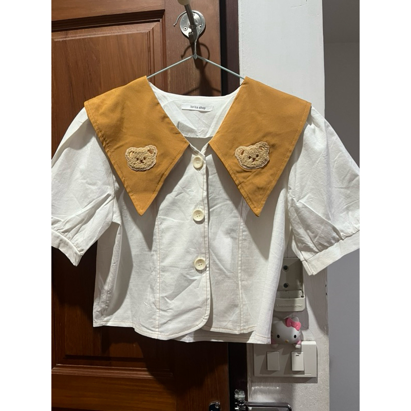 เสื้อคอปกสีครีม ปกติดหมี lolita shop พร้อมส่ง😘