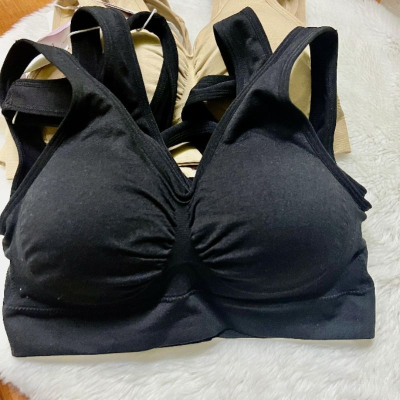 sabina freesize happy bra sbxa890  เสื้อชั้นใน ไร้โครง ซาบีน่า ฟรีไซส์ มีตะขอหลัง