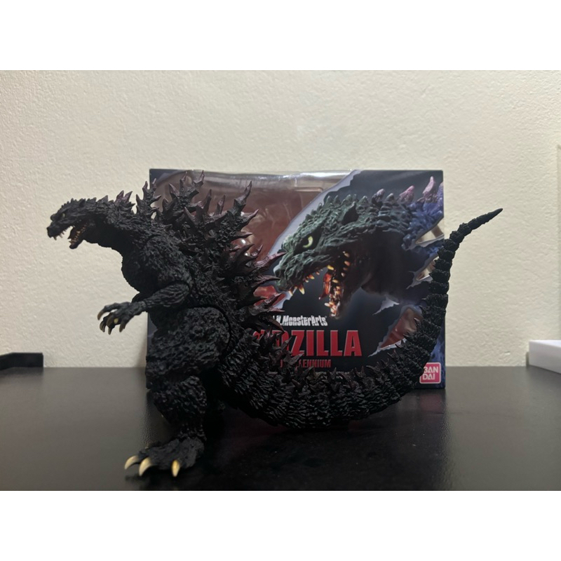 S.H.MonsterArts Godzilla2000