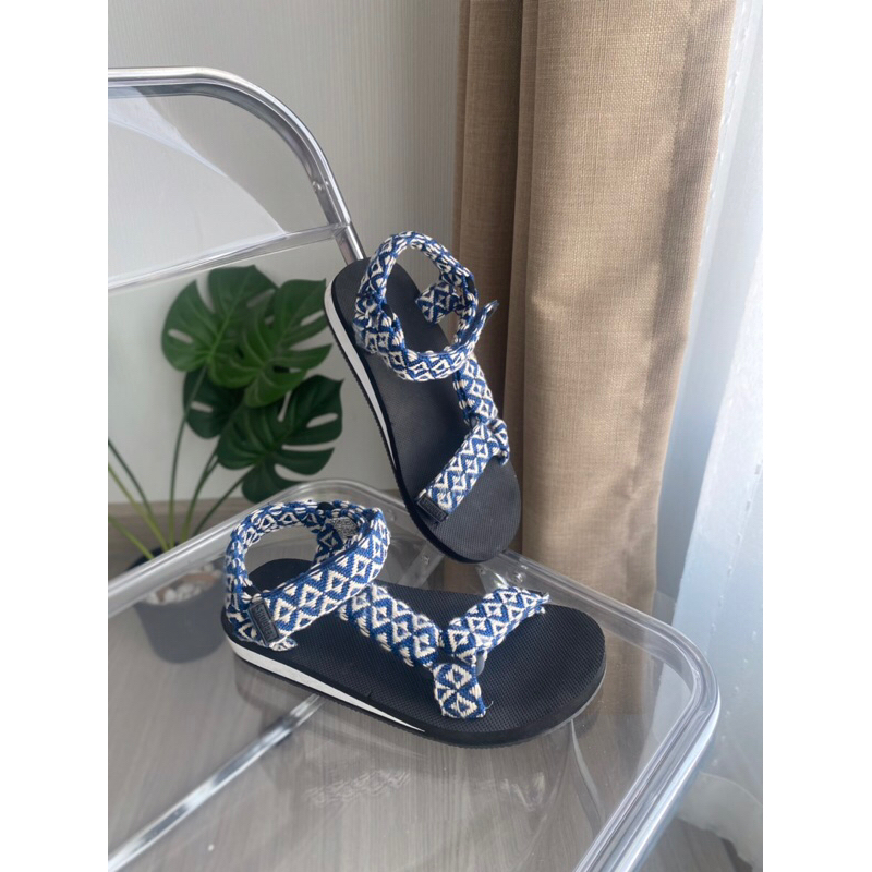 SHOOPEN Sandals รองเท้ารัดส้น