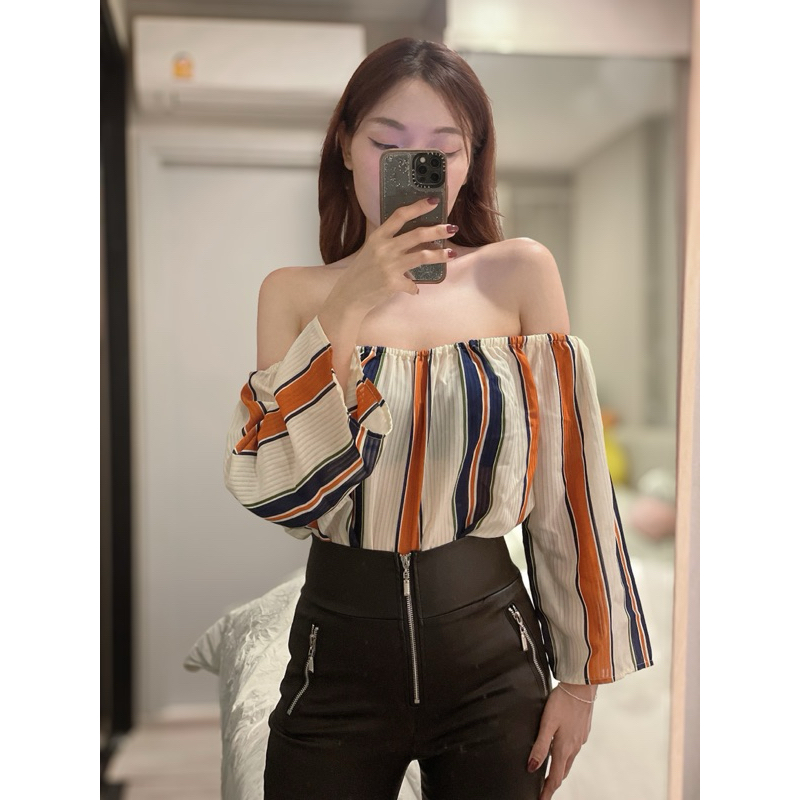 ส่งต่อcrop top แบรนด์ xaact แขนยาว ใส่ได้หลายแบบค่า