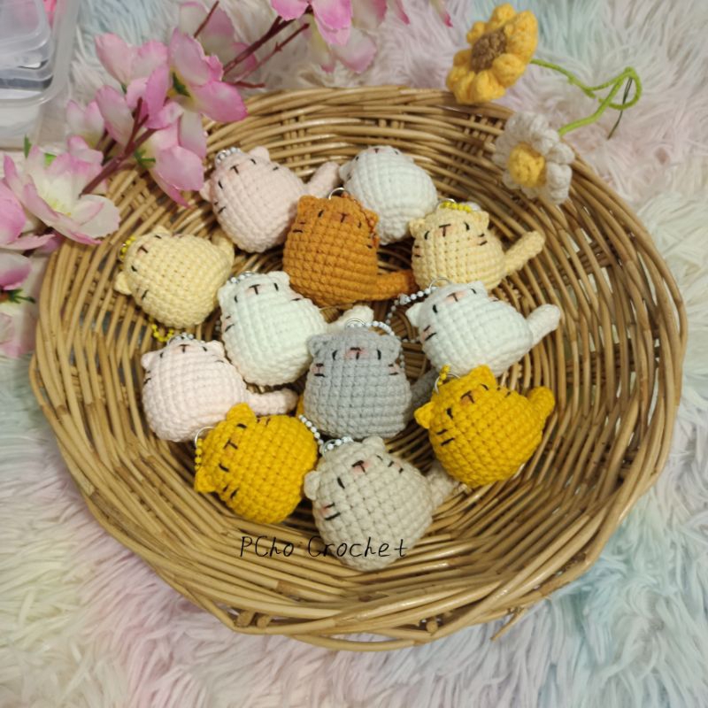 พร้อมส่ง แมวจิ๋ว พวงกุญแจน้องแมวถักไหมพรม