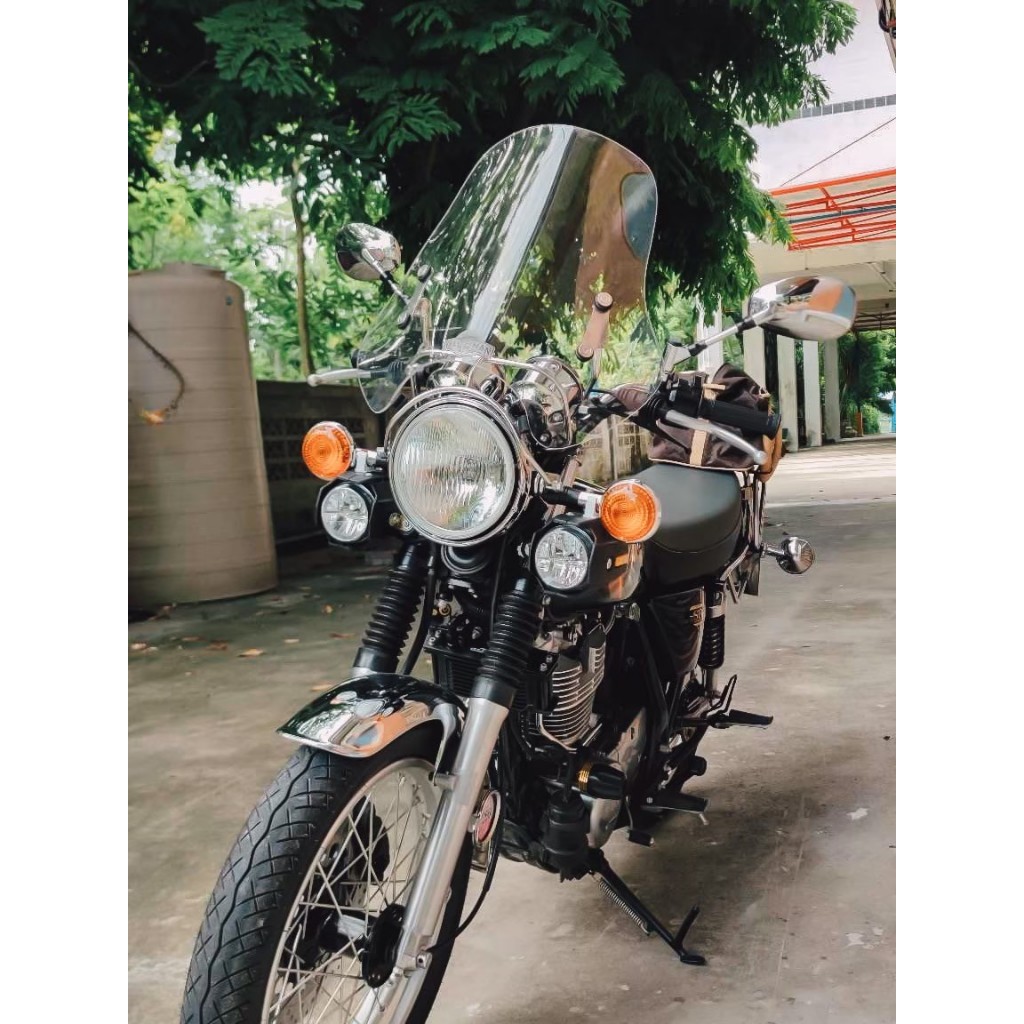 ชิวบังลม ชิวหน้า ชิวบังลมรถทัวริ่ง ชิวมอไซค์ ชิวมอเตอร์ไซค์YAMAHA SR400  ชิวหน้าSR400 ชิวบังลมแบรนด์